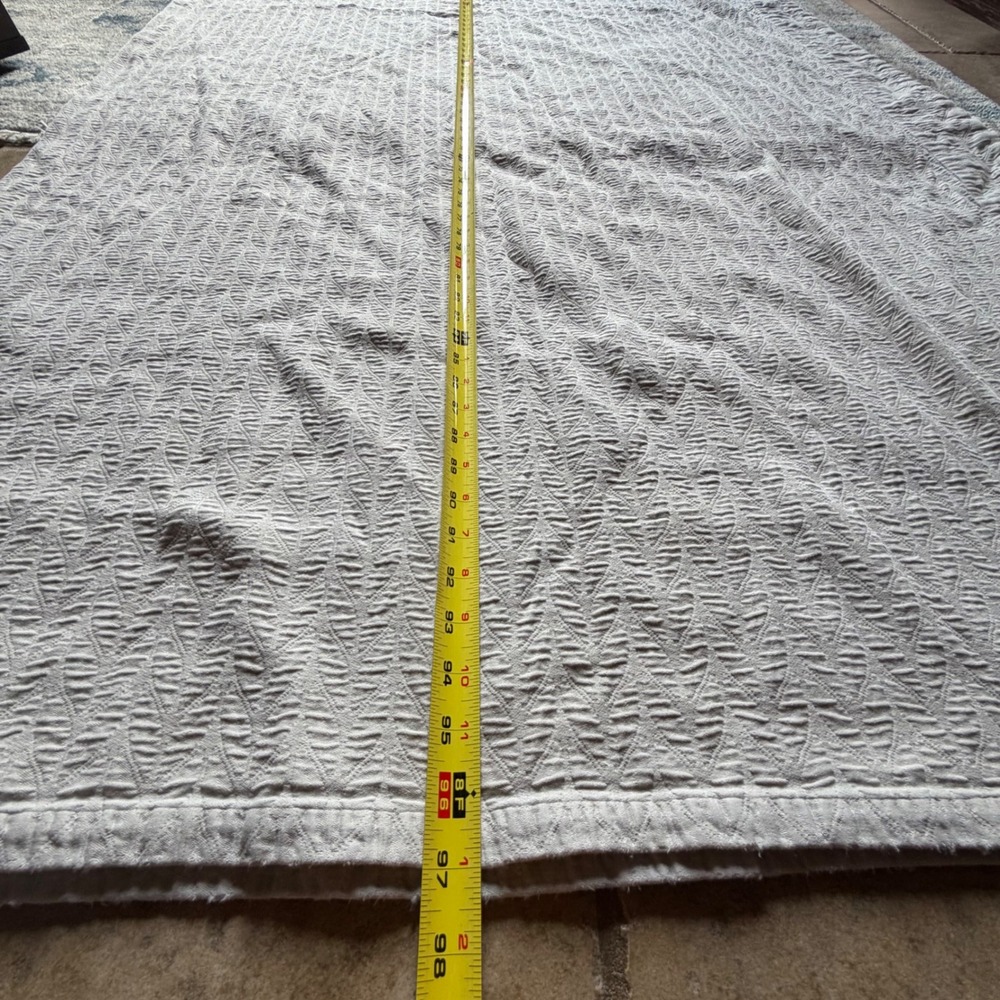 Frette Italy Luxury 100% Cotton White Matelassé Coverlet – Queen - Picture 8 of 9